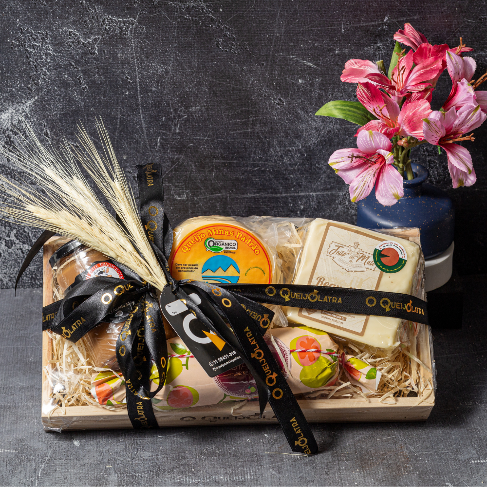 CESTA DE PRESENTE – 2 QUEIJOS + GOIABADA JATIBOCA + DOCE DE LEITE